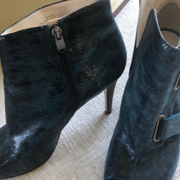 Shoes - Picture 5 of 6